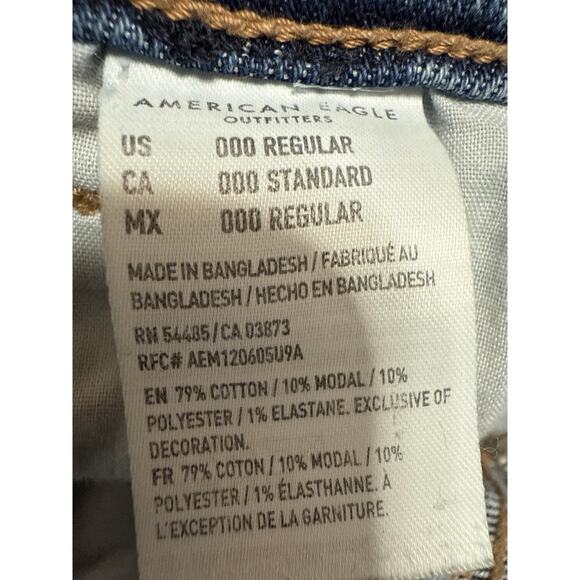 American Eagle Women's Blue Distressed Stretch High Rise Mom Denim Jeans Size 0 - Picture 5 of 5